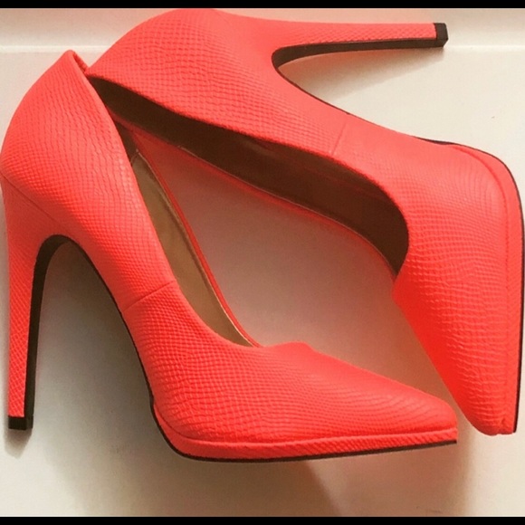 New Charlotte Russe Pumps Beautiful Coral Color - Picture 4 of 7